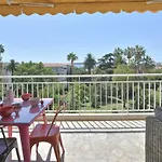 1-Br Apartment Sea View Steps From Beaches