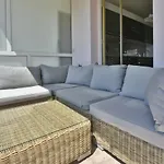 1-Br Apartment Sea View Steps From Beaches