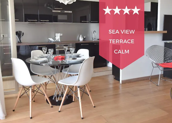 Face A La Mer Moderne Terrasse Proche Plages
